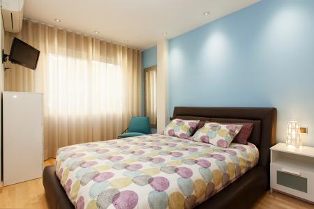 Excelente piso con una hab. doble en C/ Napols Eixample