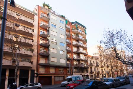 Excelente piso con una hab. doble en C/ Napols Eixample
