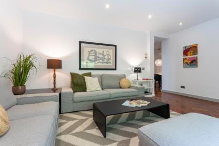 Apartamento de alta qualidade com 3 dormitórios e varanda