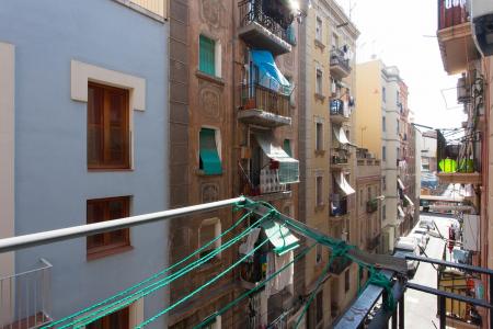 Loft en alquiler temporal con habitación doble y balcón en la Barceloneta