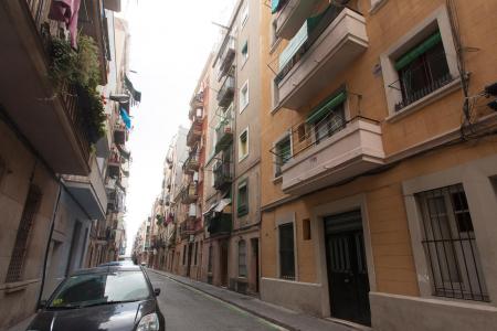 Loft en alquiler temporal con habitación doble y balcón en la Barceloneta