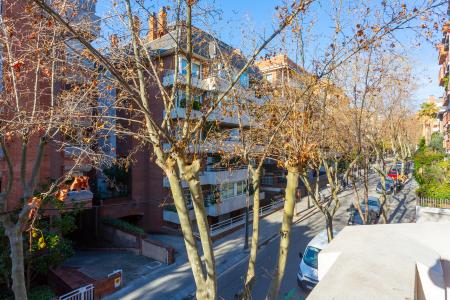 Apartamento en alquiler temporal con dos habitaciones y terraza en Les Tres Torres
