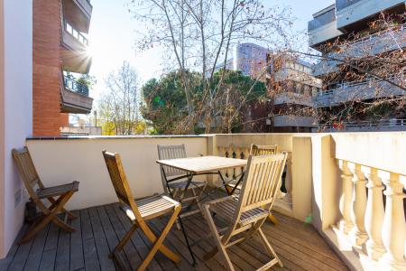 Apartamento en alquiler temporal con dos habitaciones y terraza en Les Tres Torres