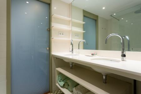 Apartamento en alquiler temporal con dos habitaciones y terraza en Les Tres Torres