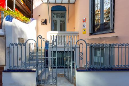 Apartamento en alquiler temporal con dos habitaciones y terraza en Les Tres Torres