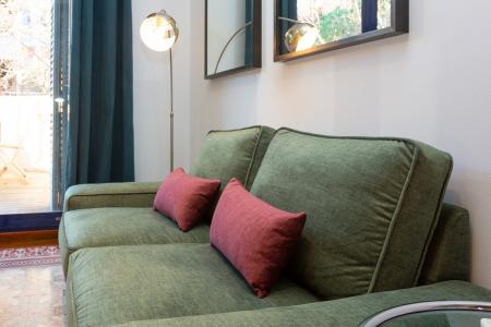 Apartamento en alquiler temporal con dos habitaciones y terraza en Les Tres Torres