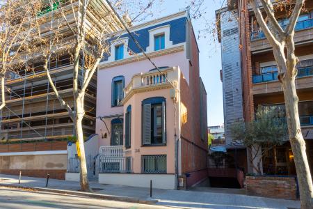 Apartamento en alquiler temporal con dos habitaciones y terraza en Les Tres Torres
