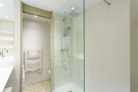 Apartamento en alquiler temporal con dos habitaciones y terraza en Les Tres Torres