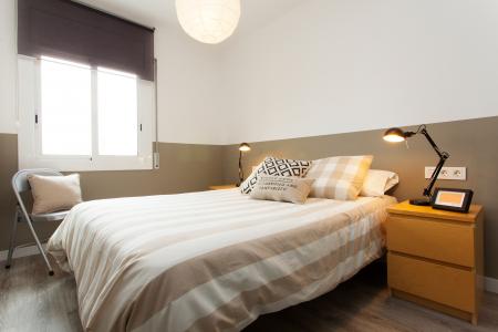 Apartamento ideal para compartilhar na rua Constitució com Olzinelles