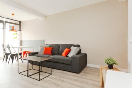 Apartamento ideal para compartilhar na rua Constitució com Olzinelles