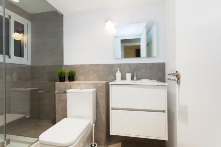 Apartamento ideal para compartilhar na rua Constitució com Olzinelles