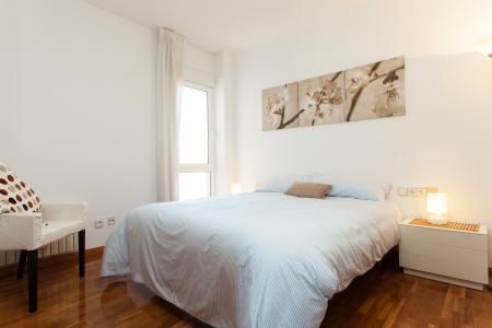 Appartement te huur in Barcelona Puigmartí - Plaça John Lennon