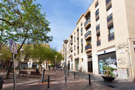 Appartement te huur in Barcelona Puigmartí - Plaça John Lennon