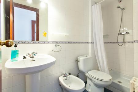 Appartement te huur in Barcelona Puigmartí - Plaça John Lennon