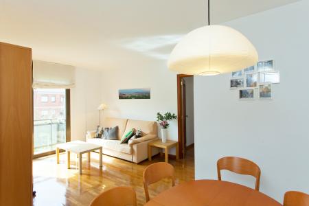 Appartement te huur in Barcelona Puigmartí - Plaça John Lennon