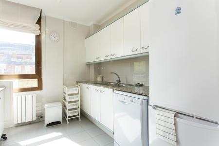 Appartement te huur in Barcelona Puigmartí - Plaça John Lennon