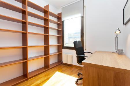 Appartement te huur in Barcelona Puigmartí - Plaça John Lennon