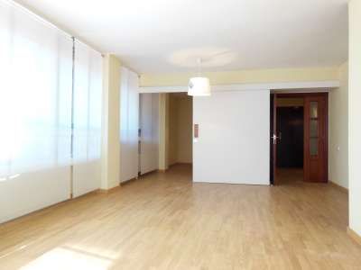 Appartement rénové, lumineux et spacieux en location longue durée