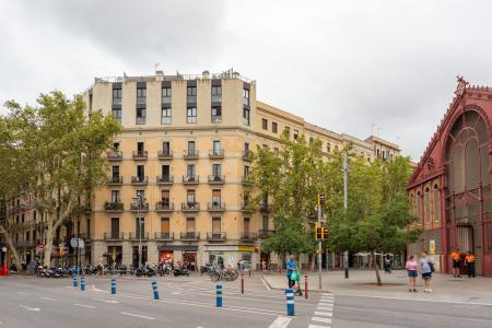 Piso de alquiler en la Ronda Sant Pau frente al Mercado Sant Antoni