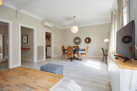 Ampio appartamento in affitto in via Benet I Mateu