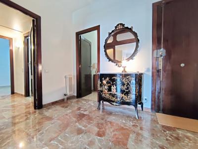 Appartement te huur in Barcelona Consell De Cent - Villarroel