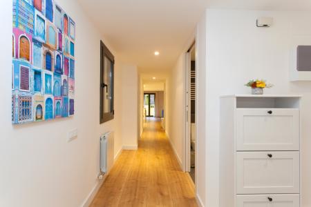 Appartamento con gran balcone in affitto in via Comte Urgell