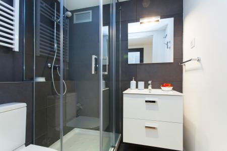 Appartamento con gran balcone in affitto in via Comte Urgell