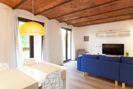 Appartamento con gran balcone in affitto in via Comte Urgell
