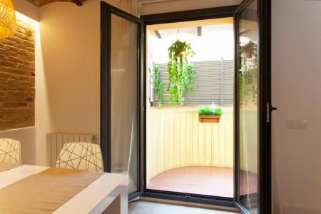 Appartamento con gran balcone in affitto in via Comte Urgell