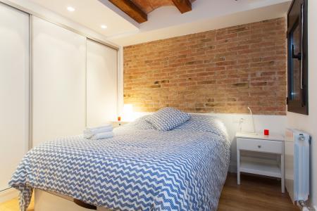 Appartamento con gran balcone in affitto in via Comte Urgell
