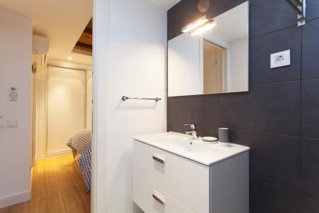 Appartamento con gran balcone in affitto in via Comte Urgell