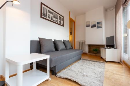 Amplio ático de alquiler en la Avenida Roma - Eixample