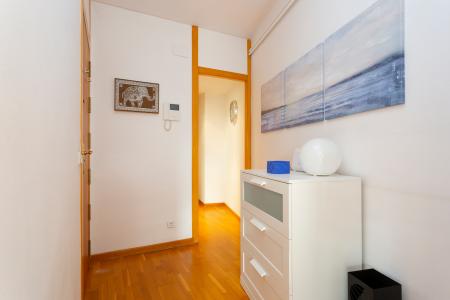 Amplio ático de alquiler en la Avenida Roma - Eixample