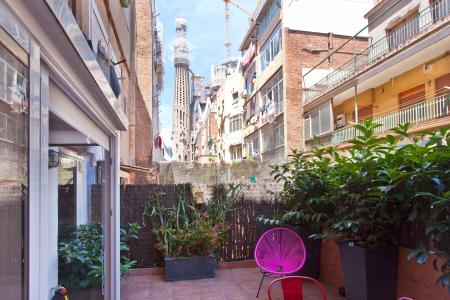 Com vistas a Sagrada Família de sua varanda
