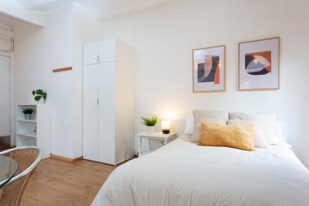Apartamento-estudio de alquiler en c/ Sevilla-Almirall Aixada