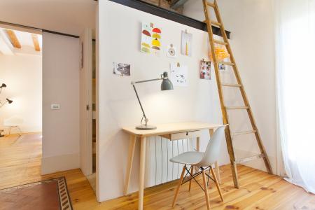 Appartement te huur in Barcelona Asturies - Plaça De La Virreina