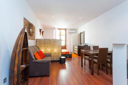 Loft con balcón de alquiler en el barrio Raval