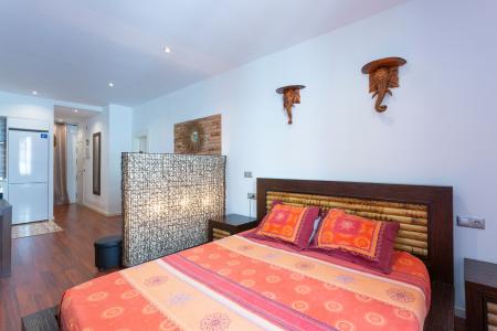 Loft con balcón de alquiler en el barrio Raval