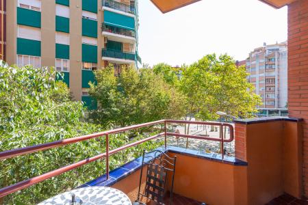 Apartamento de aluguel temporário na R/ Sardenya com Almogavers