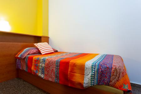 Apartamento de aluguel temporário na R/ Sardenya com Almogavers