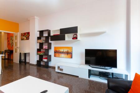 Apartamento de aluguel temporário na R/ Sardenya com Almogavers