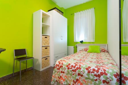 Apartamento de aluguel temporário na R/ Sardenya com Almogavers