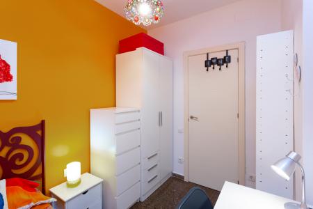 Apartamento de aluguel temporário na R/ Sardenya com Almogavers