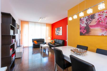 Apartamento de aluguel temporário na R/ Sardenya com Almogavers