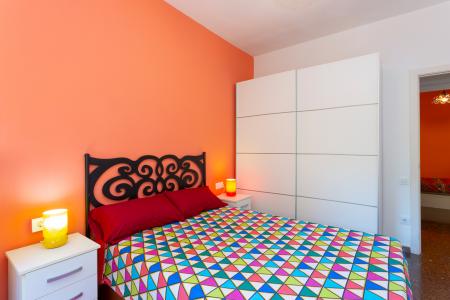 Apartamento de aluguel temporário na R/ Sardenya com Almogavers