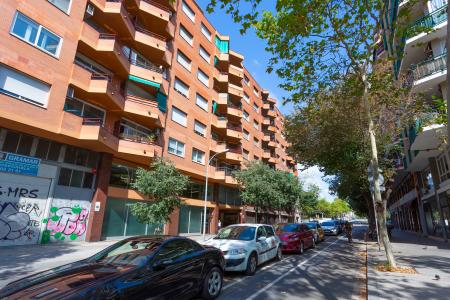 Apartamento de aluguel temporário na R/ Sardenya com Almogavers