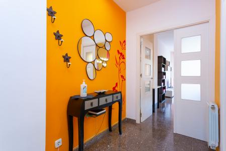 Apartamento de aluguel temporário na R/ Sardenya com Almogavers