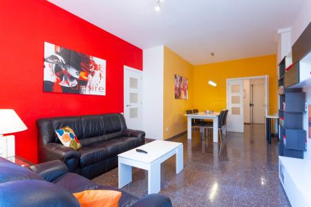 Apartamento de aluguel temporário na R/ Sardenya com Almogavers