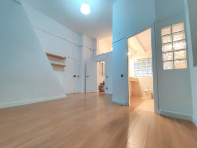 Dúplex in Affitto a Barcelona Larrard - Rambla Mercedes (precio Alarma Incluida)