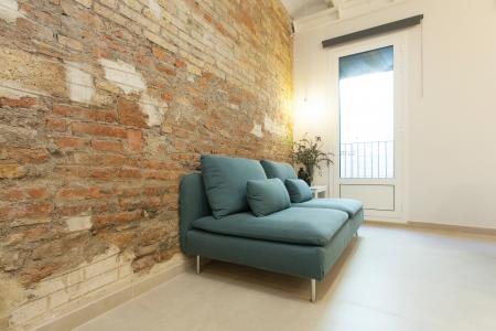 Si affitta luminoso monolocale in via Enamorats - Av. Diagonal